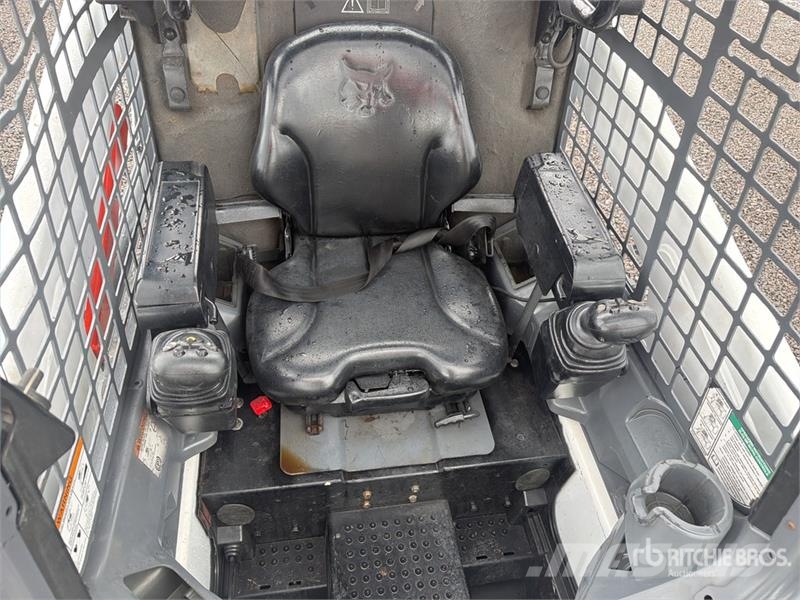 Bobcat T450 لوادر انزلاقية التوجيه