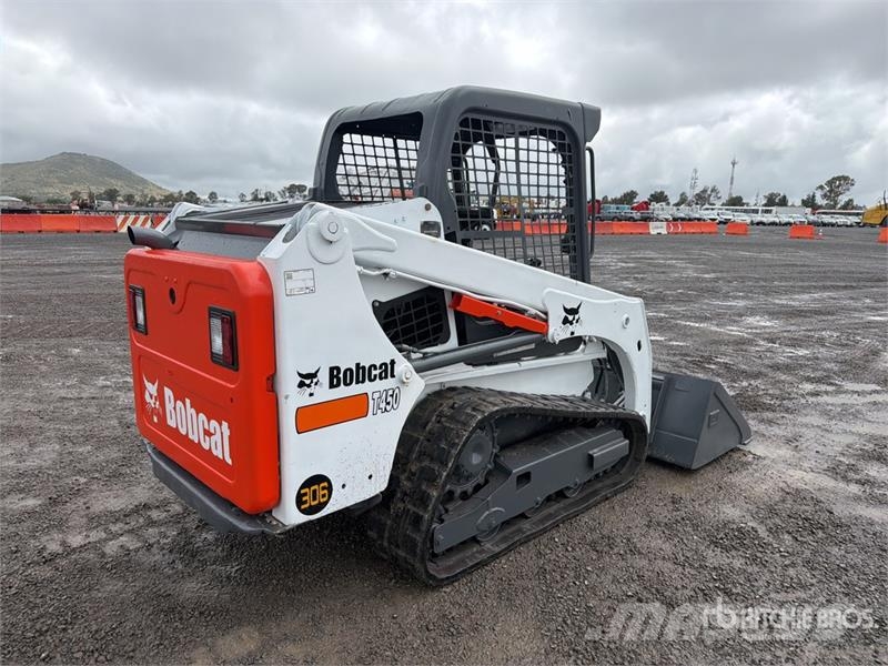 Bobcat T450 لوادر انزلاقية التوجيه