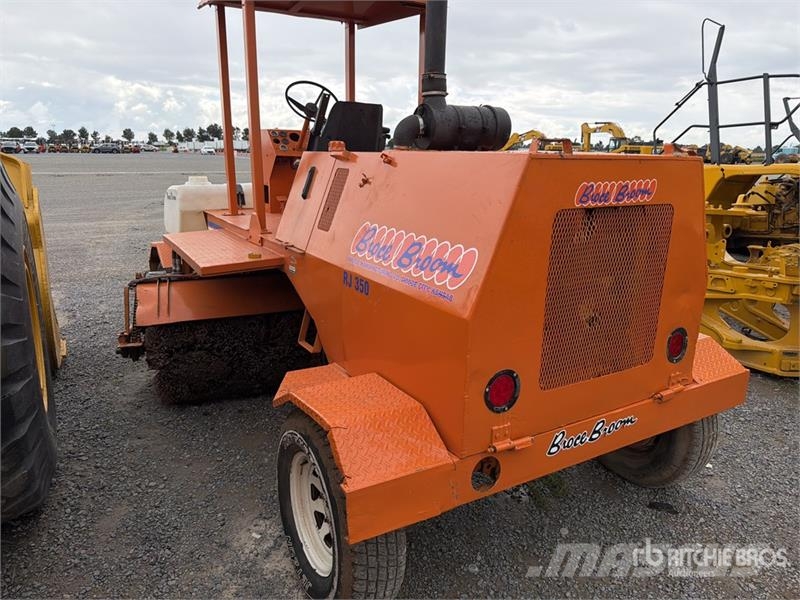 Broce RJ350 Strojevi za metenje