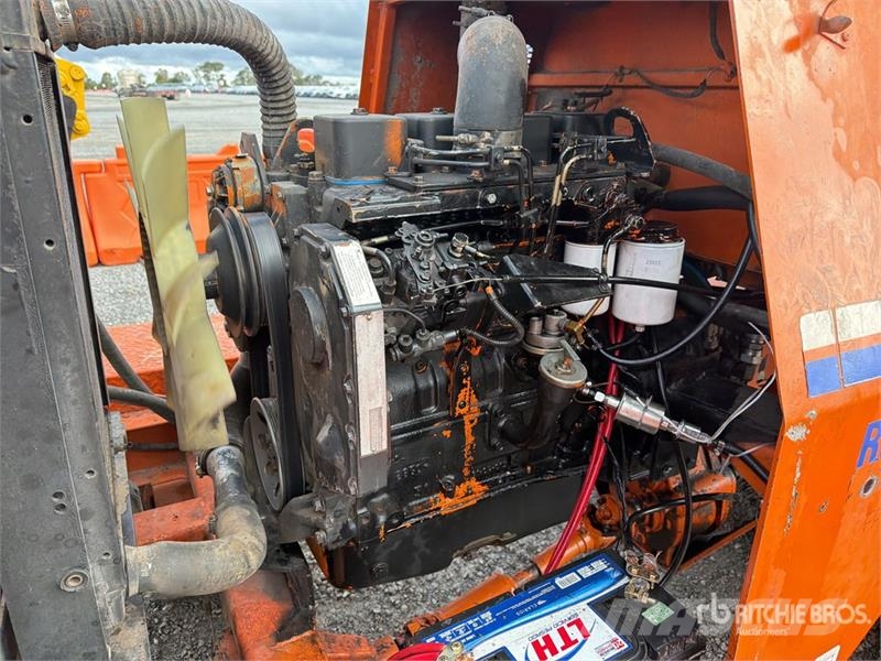 Broce RJ350 Cestni pometači