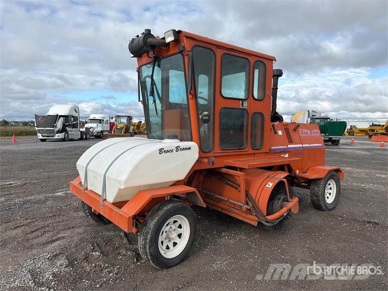 Broce RJ350 Cestni pometači