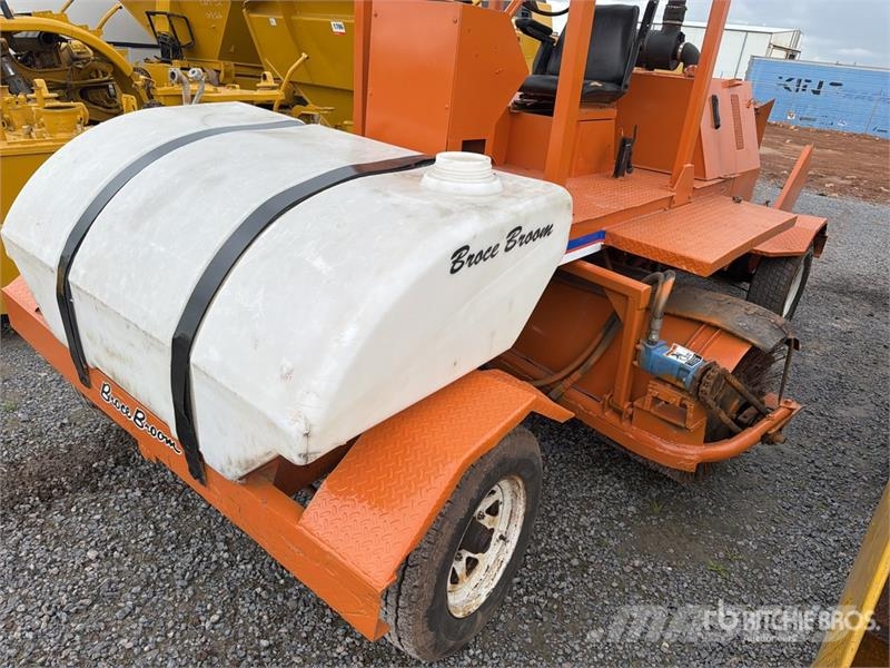Broce RJ350 Strojevi za metenje