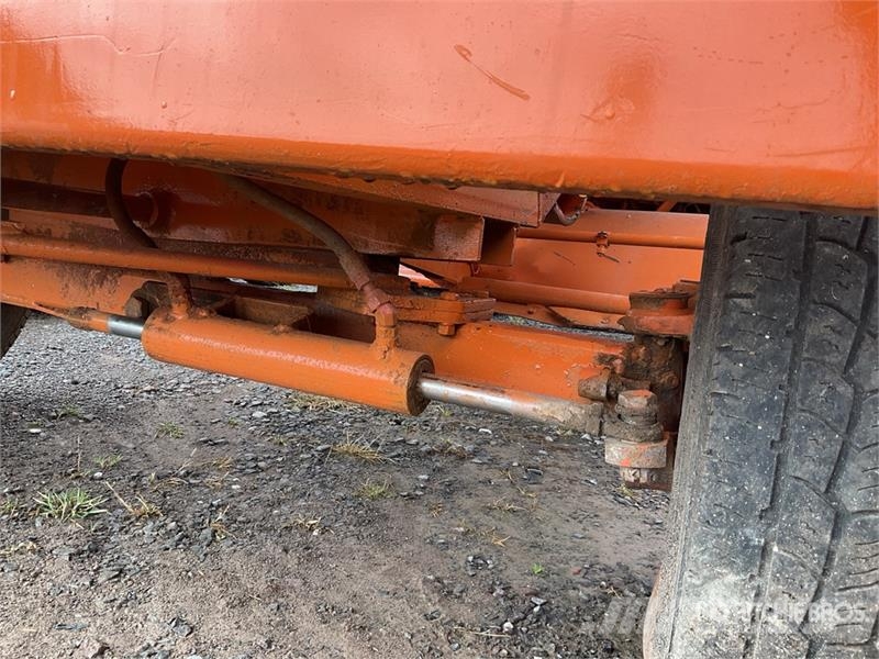 Broce RJ350 Strojevi za metenje