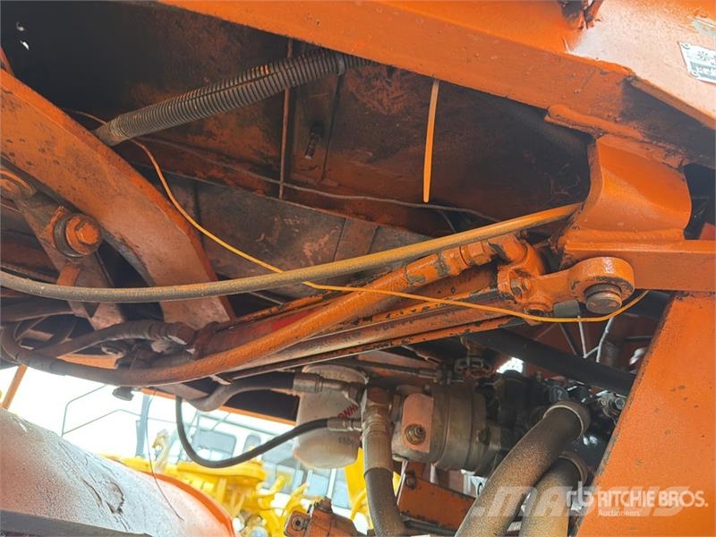 Broce RJ350 Strojevi za metenje