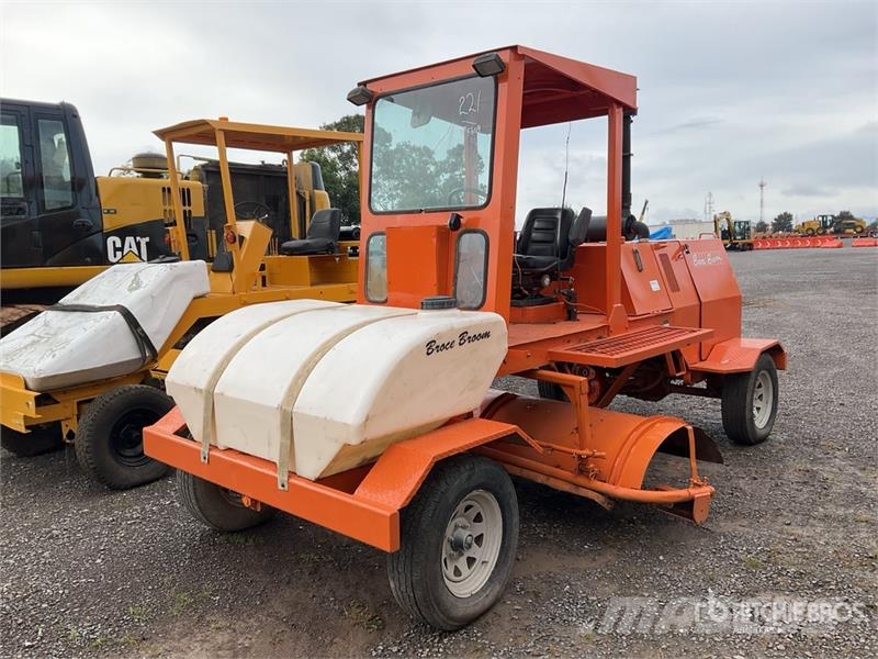 Broce RJ350 Strojevi za metenje