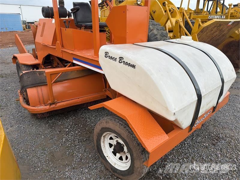 Broce RJ350 Strojevi za metenje