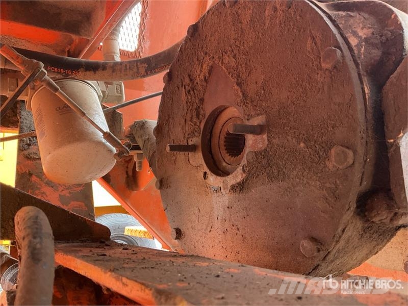 Broce RJ350 Strojevi za metenje