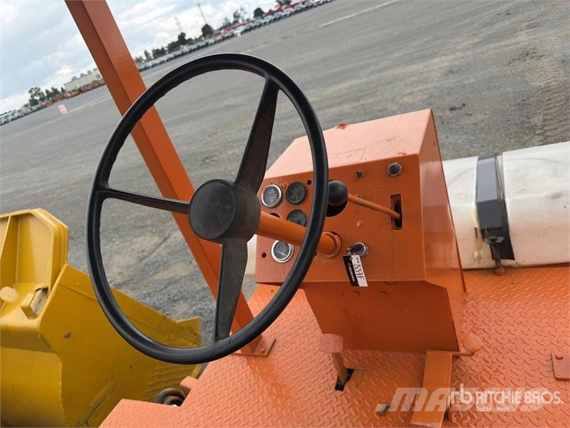 Broce RJ350 Strojevi za metenje