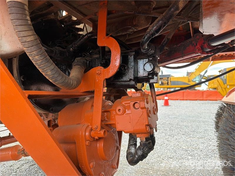 Broce RJT-350 Barredora / Self-Propelled Broom كناسات