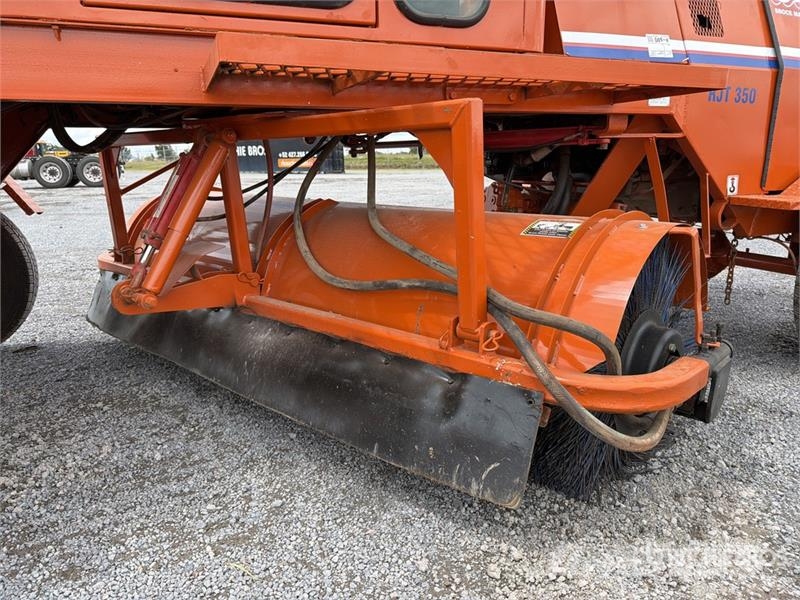 Broce RJT-350 Barredora / Self-Propelled Broom كناسات