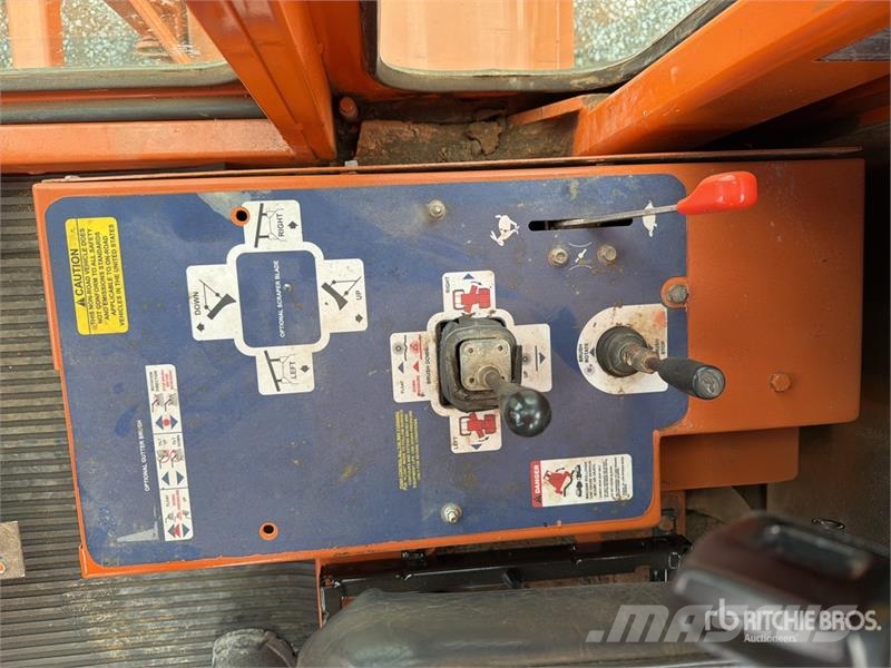Broce RJT-350 Barredora / Self-Propelled Broom كناسات
