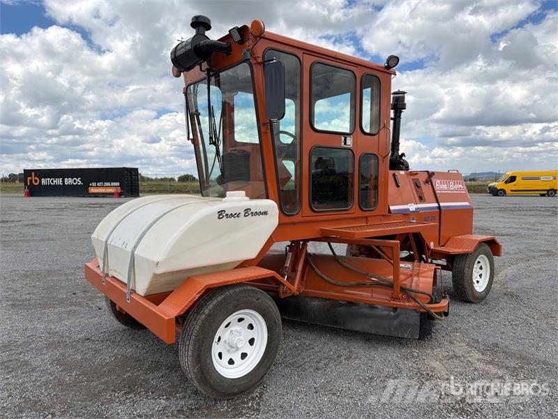 Broce RJT-350 Barredora / Self-Propelled Broom كناسات