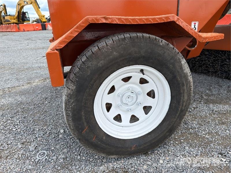 Broce RJT-350 Barredora / Self-Propelled Broom كناسات