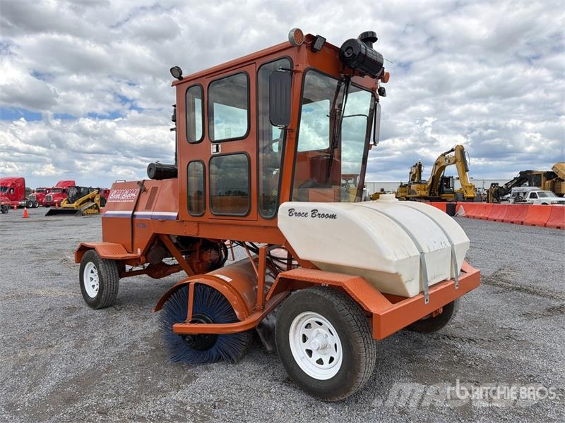 Broce RJT-350 Barredora / Self-Propelled Broom كناسات