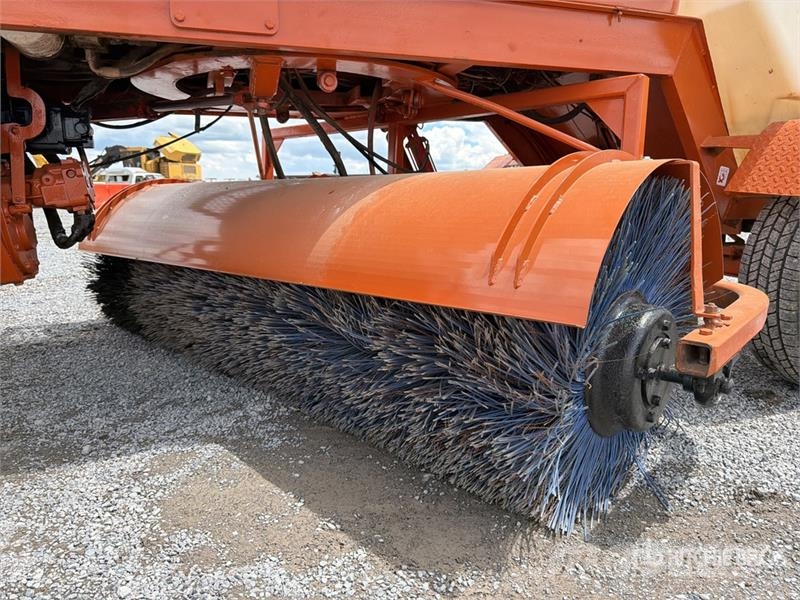 Broce RJT-350 Barredora / Self-Propelled Broom كناسات