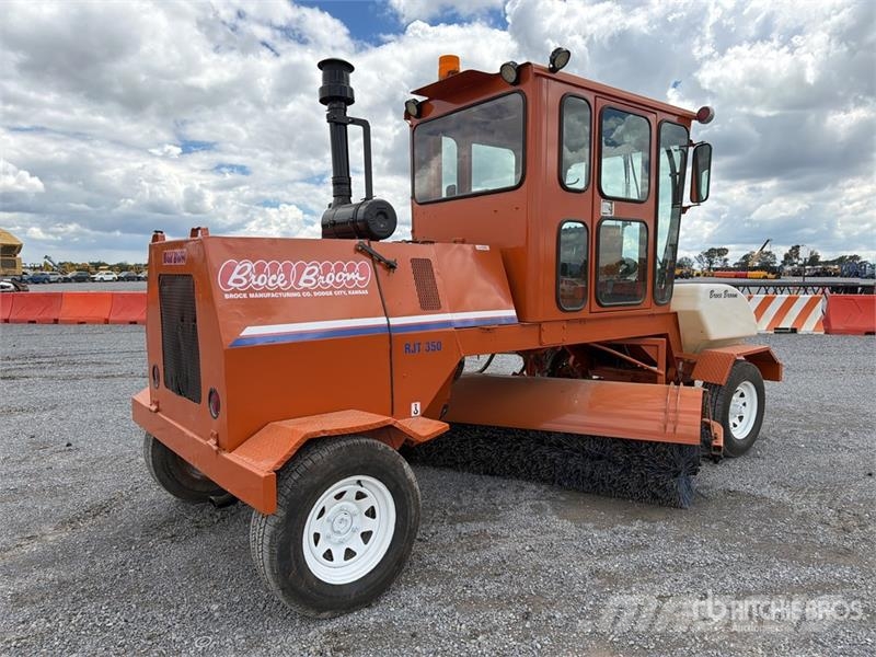 Broce RJT-350 Barredora / Self-Propelled Broom كناسات