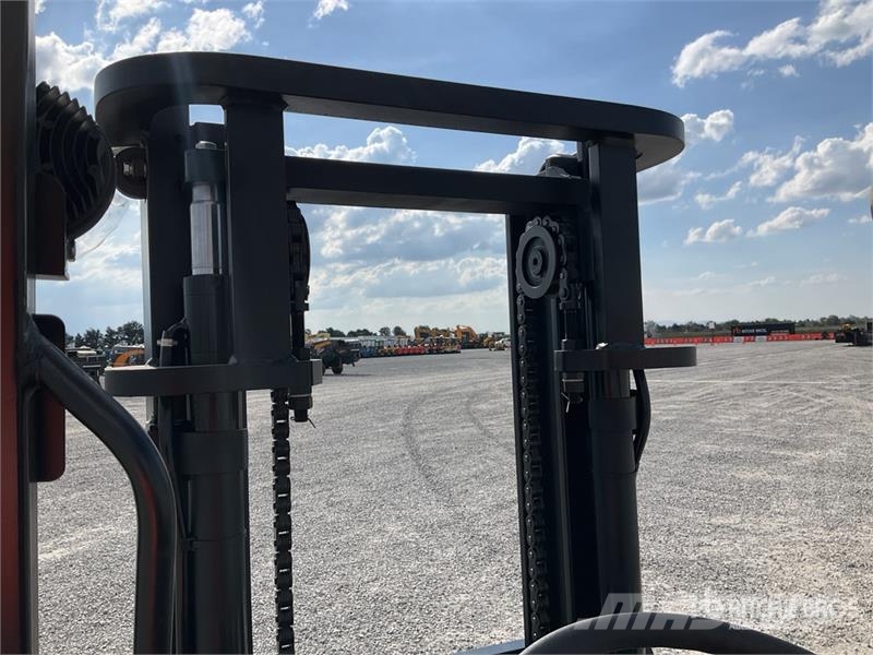 Captur FM35H 7700 lb Pneumatic Tire Montacargas (S Autokrāvēji - citi
