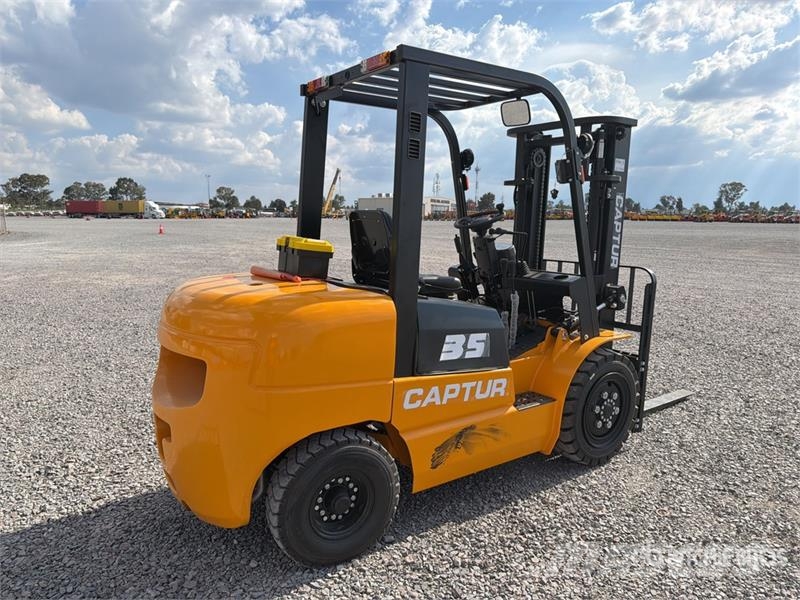  Captur FM35H 7700 lb Pneumatic Tire Montacargas (S Autokrāvēji - citi