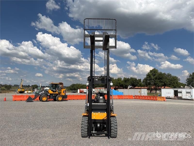  Captur FM35H 7700 lb Pneumatic Tire Montacargas (S Autokrāvēji - citi