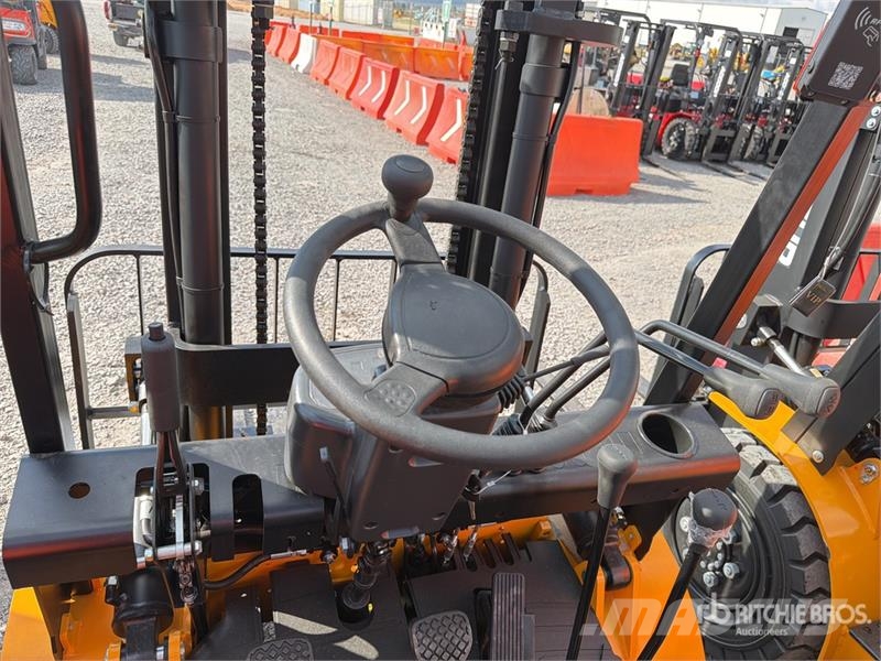 Captur FM35H 7700 lb Pneumatic Tire Montacargas (S Autokrāvēji - citi