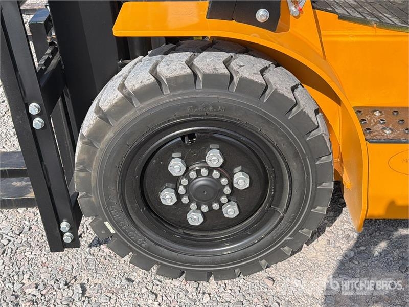 Captur FM35H 7700 lb Pneumatic Tire Montacargas (S Autokrāvēji - citi