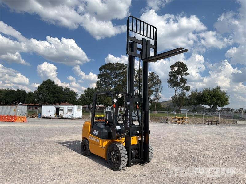 Captur FM35H 7700 lb Pneumatic Tire Montacargas (S Autokrāvēji - citi