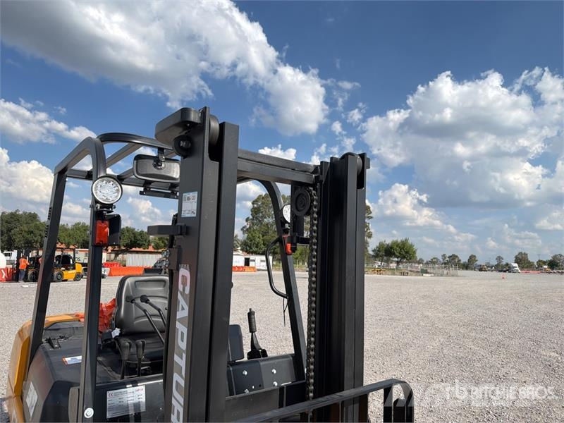 Captur FM35H 7700 lb Pneumatic Tire Montacargas (S Autokrāvēji - citi