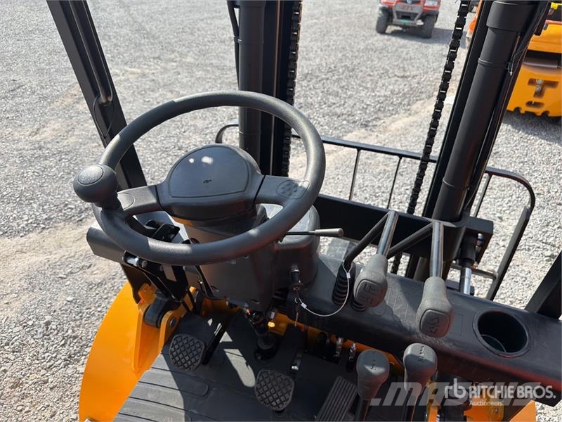 Captur FM35H 7700 lb Pneumatic Tire Montacargas (S Autokrāvēji - citi