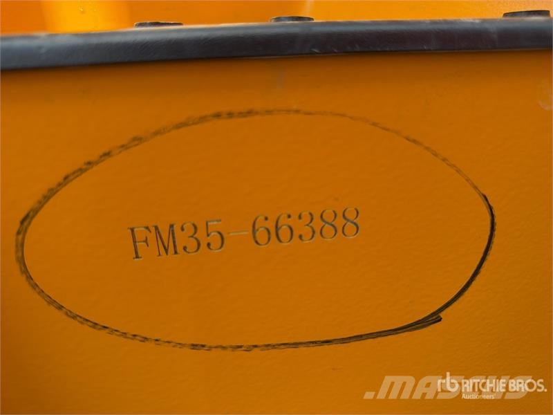 Captur FM35H 7700 lb Pneumatic Tire Montacargas (S Autokrāvēji - citi