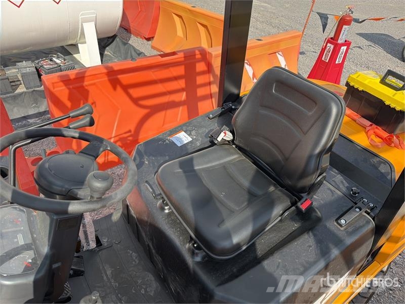  Captur FM35H 7700 lb Pneumatic Tire Montacargas (S شاحنات ذات رافعات شوكية - أخرى