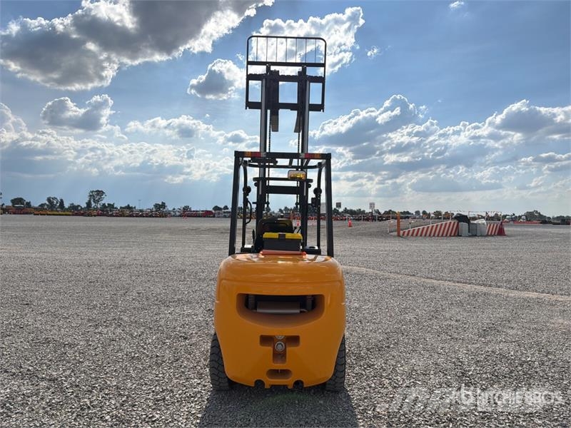  Captur FM35H 7700 lb Pneumatic Tire Montacargas (S Autokrāvēji - citi