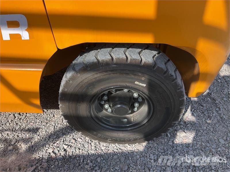 Captur FM35H 7700 lb Pneumatic Tire Montacargas (S Autokrāvēji - citi