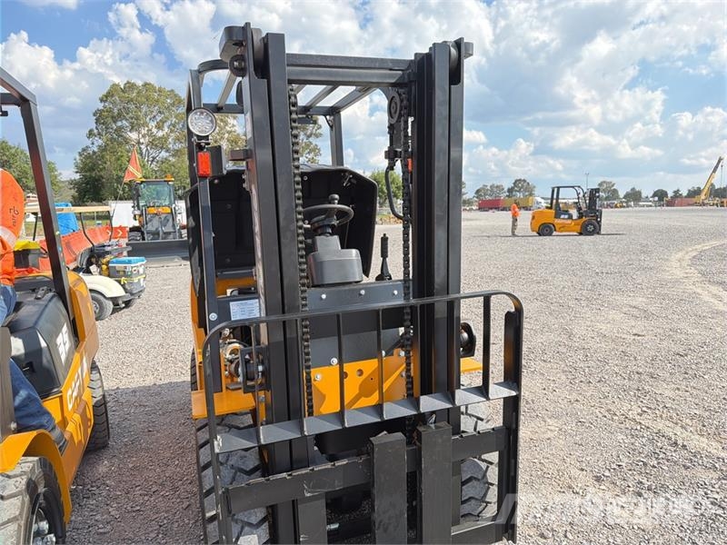 Captur FM35H 7700 lb Pneumatic Tire Montacargas (S Autokrāvēji - citi
