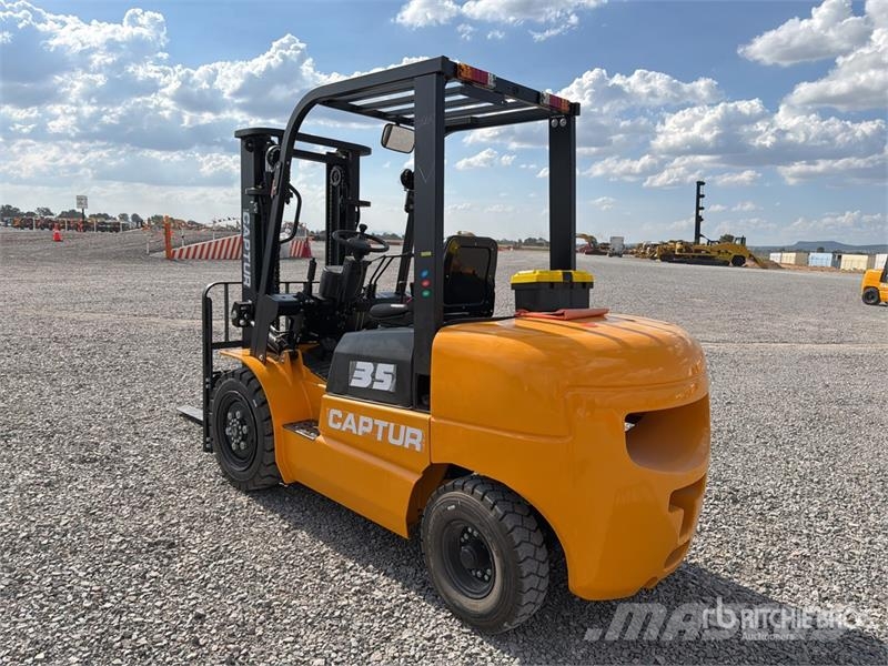  Captur FM35H 7700 lb Pneumatic Tire Montacargas (S Autokrāvēji - citi