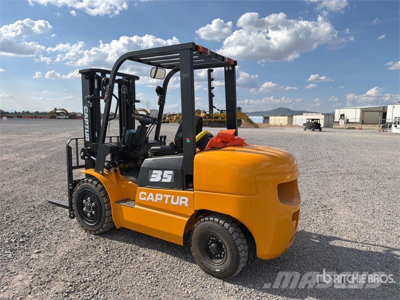 Captur FM35H 7700 lb Pneumatic Tire Montacargas (S Autokrāvēji - citi