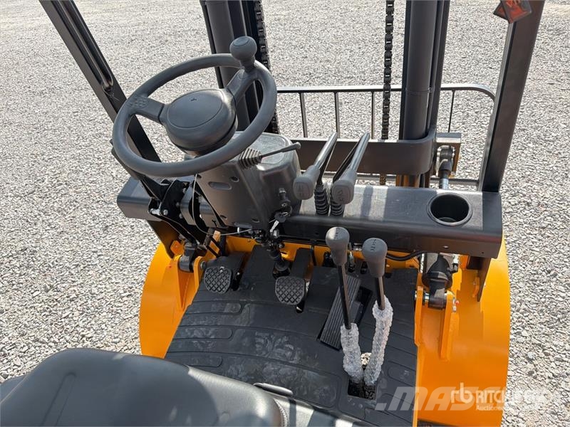  Captur FM35H 7700 lb Pneumatic Tire Montacargas (S Autokrāvēji - citi
