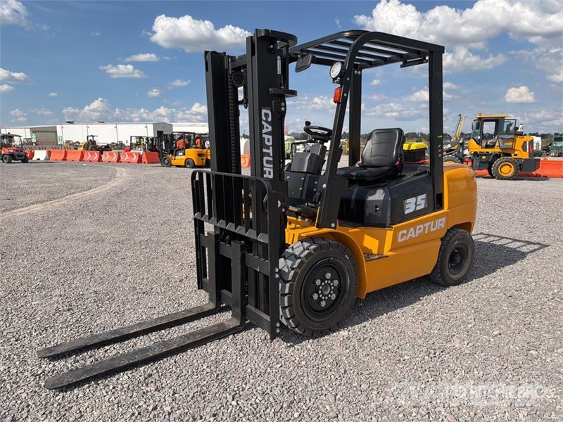  Captur FM35H 7700 lb Pneumatic Tire Montacargas (S Autokrāvēji - citi