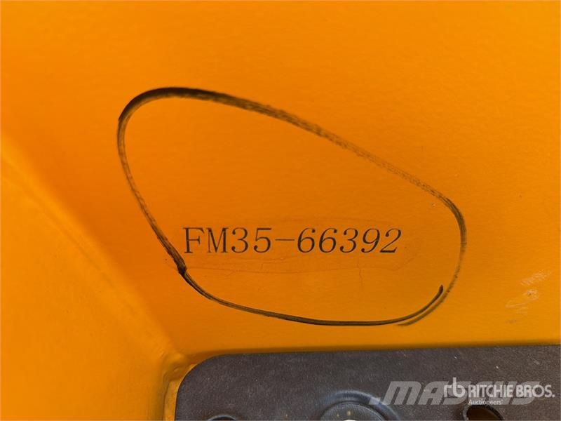  Captur FM35H 7700 lb Pneumatic Tire Montacargas (S شاحنات ذات رافعات شوكية - أخرى