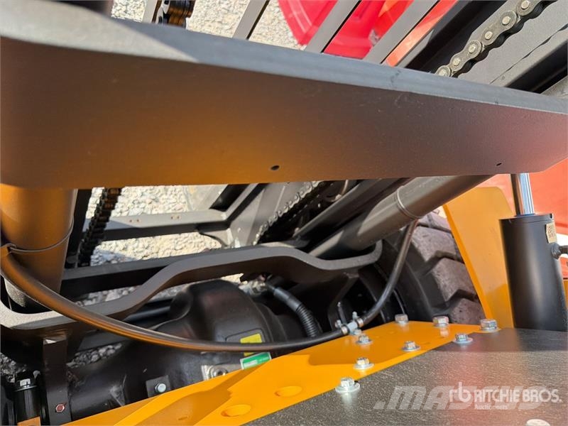  Captur FM35H 7700 lb Pneumatic Tire Montacargas (S شاحنات ذات رافعات شوكية - أخرى
