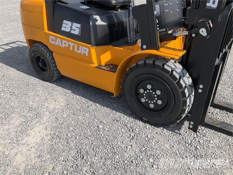 Captur FM35H 7700 lb Pneumatic Tire Montacargas (S Autokrāvēji - citi
