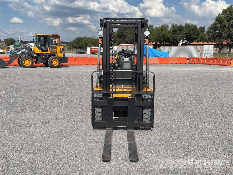  Captur FM35H 7700 lb Pneumatic Tire Montacargas (S Autokrāvēji - citi