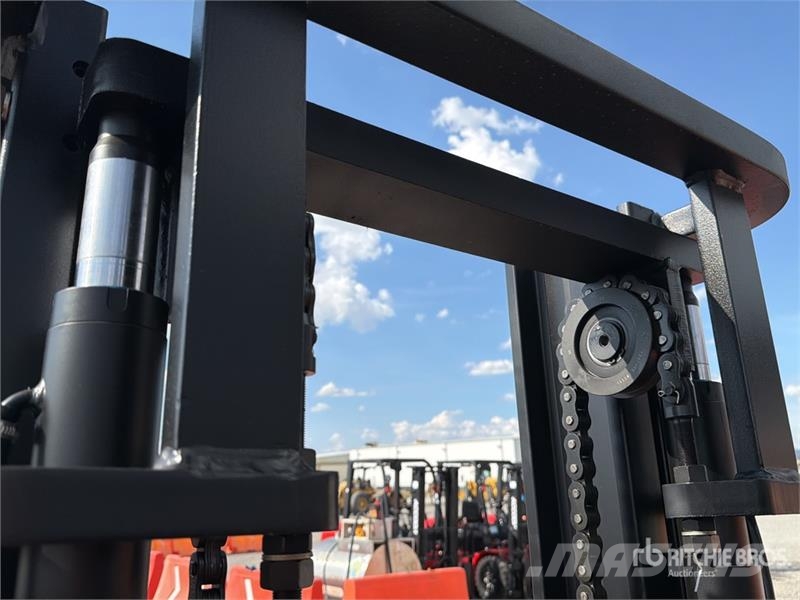 Captur FM35H 7700 lb Pneumatic Tire Montacargas (S Autokrāvēji - citi