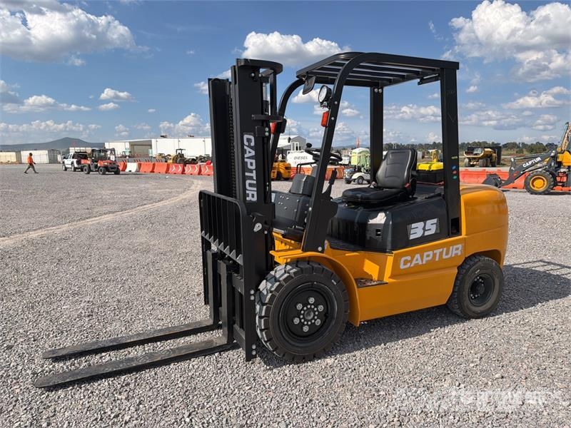  Captur FM35H 7700 lb Pneumatic Tire Montacargas (S Autokrāvēji - citi