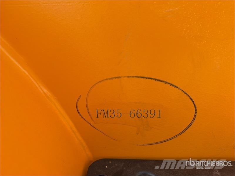  Captur FM35H 7700 lb Pneumatic Tire Montacargas (S Autokrāvēji - citi