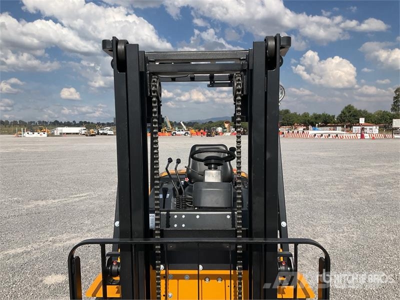 Captur FM35H 7700 lb Pneumatic Tire Montacargas (S Autokrāvēji - citi