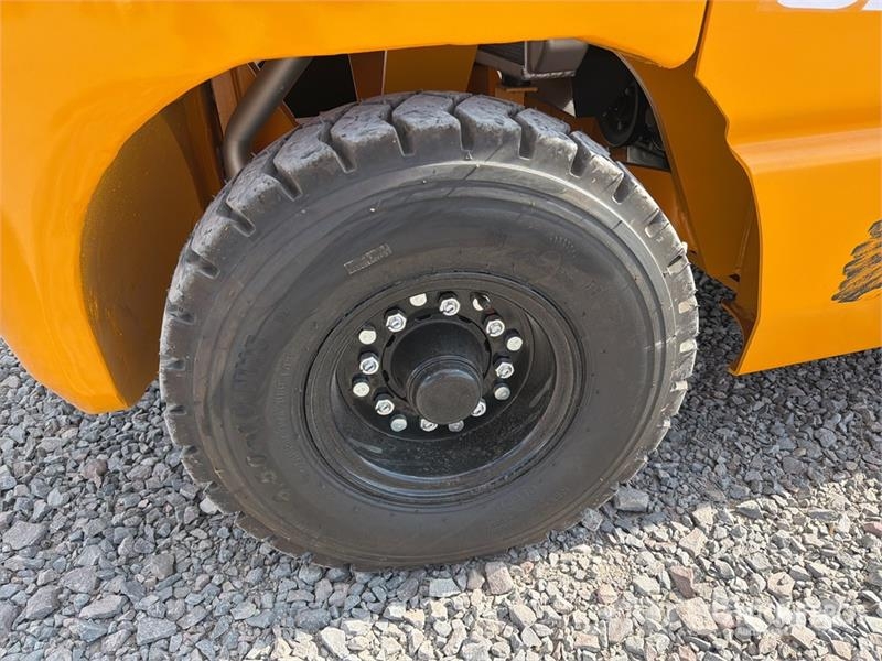  Captur FM35H 7700 lb Pneumatic Tire Montacargas (S Autokrāvēji - citi