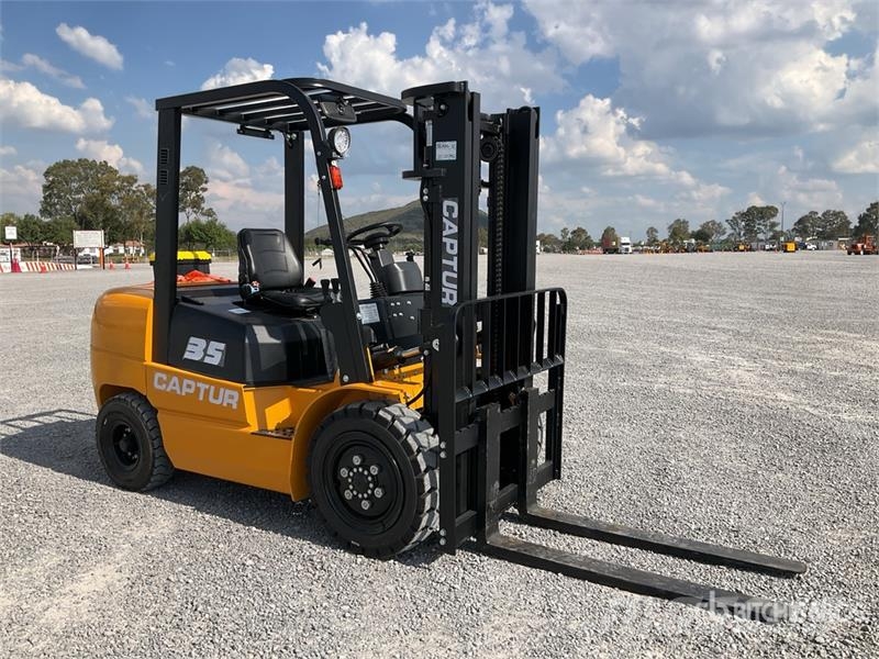 Captur FM35H 7700 lb Pneumatic Tire Montacargas (S Autokrāvēji - citi