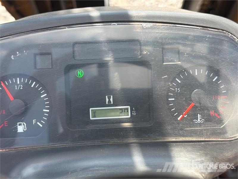 Captur FM35H 7700 lb Pneumatic Tire Montacargas (S Autokrāvēji - citi