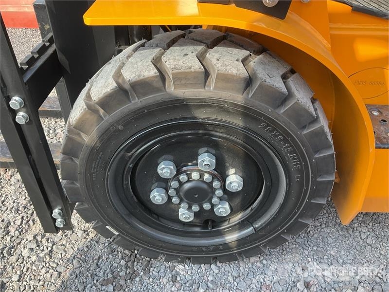Captur FM35H 7700 lb Pneumatic Tire Montacargas (S Autokrāvēji - citi