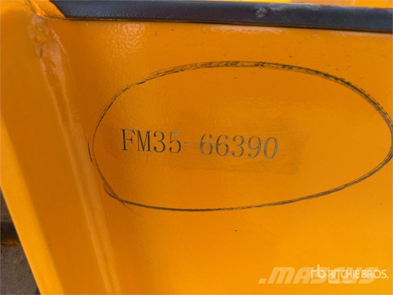 Captur FM35H 7700 lb Pneumatic Tire Montacargas (S Autokrāvēji - citi